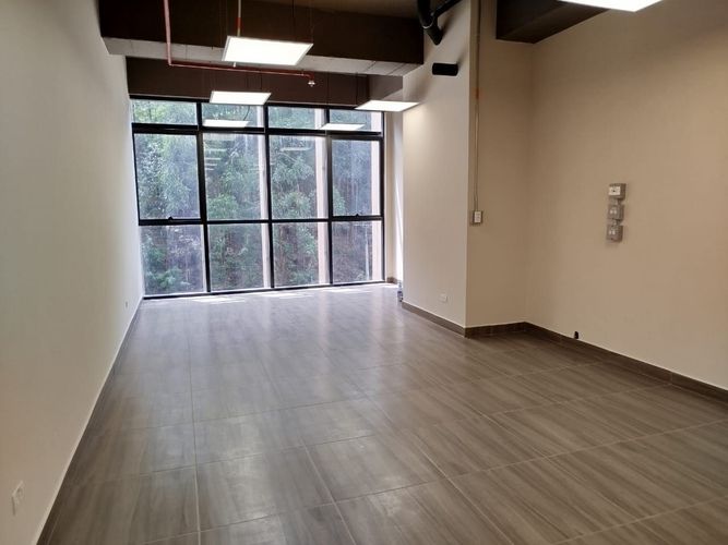 Oficina en arriendo en El Poblado, Medellín, 44 m² · foto 2 de 8
