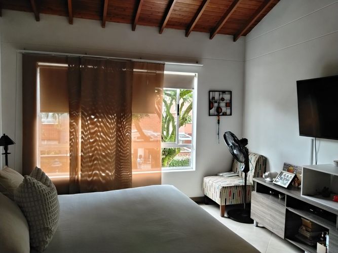 Casa de 3 alcobas en venta en El Poblado, Medellín, 220 m² · foto 11 de 19