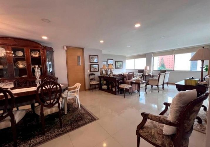 Apartamento de 2 alcobas en venta en El Poblado, Medellín, 133 m² · foto 3 de 13