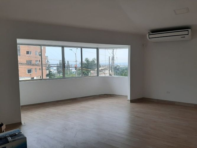 Casa de 6 alcobas en venta en Cristales, Cali, 550 m² · foto 4 de 10