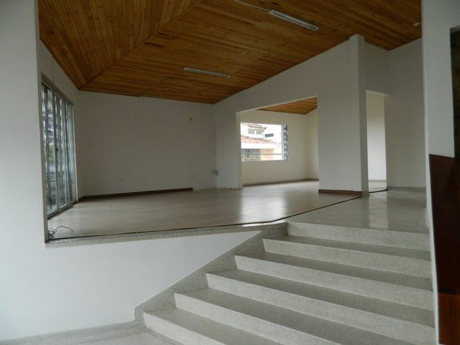 Casa de 6 alcobas en venta en Cristales, Cali, 550 m² · foto 10 de 10