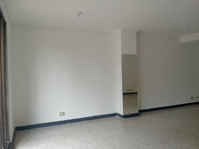 Local en arriendo en Laureles, Medellín, 40 m² · foto 3 de 9