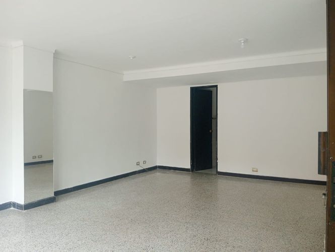 Local en arriendo en Laureles, Medellín, 40 m² · foto 7 de 9