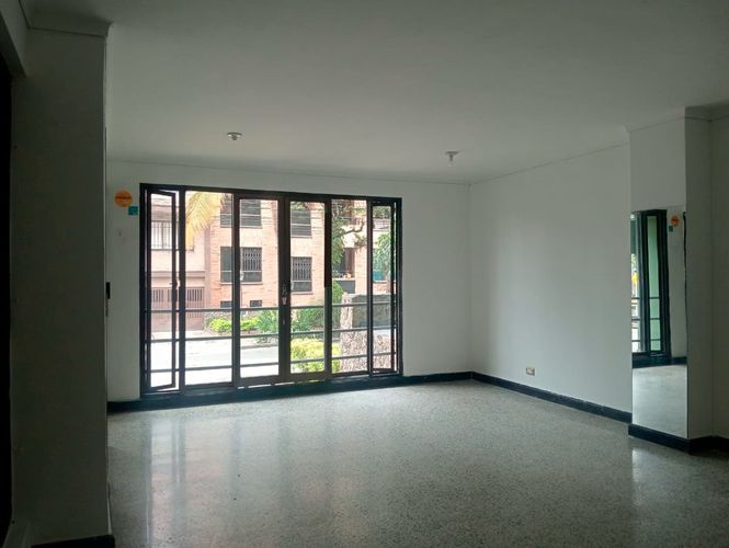 Local en arriendo en Laureles, Medellín, 40 m² · foto 2 de 9