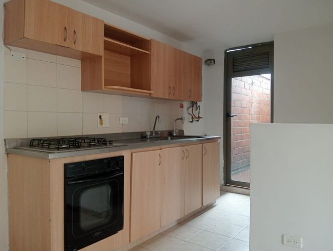 Apartamento de 3 alcobas en arriendo en Laureles, Medellín, 80 m² · foto 4 de 17