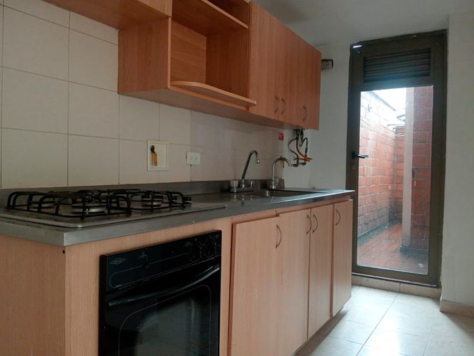 Apartamento de 3 alcobas en arriendo en Laureles, Medellín, 80 m² · foto 5 de 17