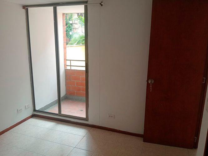 Apartamento de 3 alcobas en arriendo en Laureles, Medellín, 80 m² · foto 8 de 17