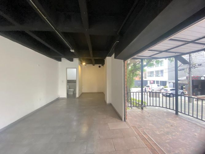 Local en arriendo en La Paz, Envigado, 77 m² · foto 2 de 5