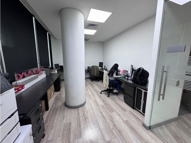 Oficina en arriendo en El Poblado, Medellín, 351 m² · foto 4 de 11