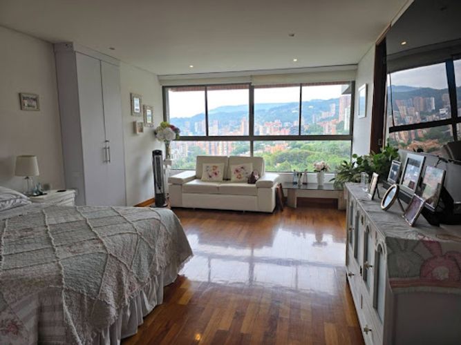 Apartamento de 3 alcobas en venta en Loma De Los Gonzalez, Medellín, 210 m² · foto 19 de 24
