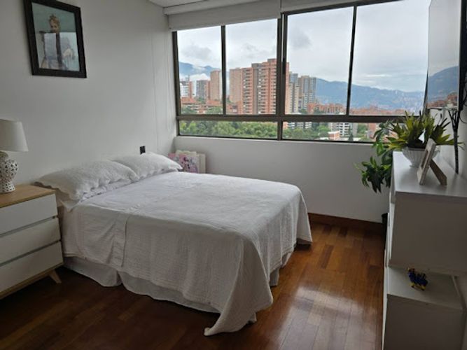 Apartamento de 3 alcobas en venta en Loma De Los Gonzalez, Medellín, 210 m² · foto 21 de 24