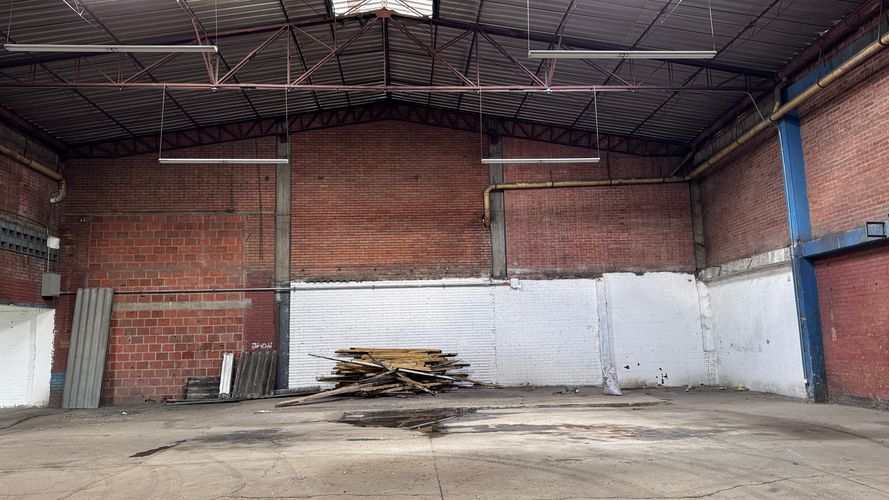Bodega en arriendo en Flora Industrial, Cali, 2300 m² · foto 11 de 24