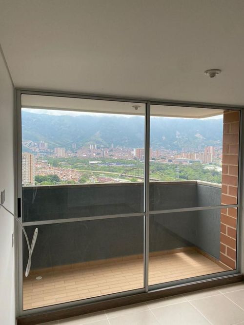 Apartamento de 2 alcobas en venta en Niquia, Copacabana, 58 m² · foto 4 de 12