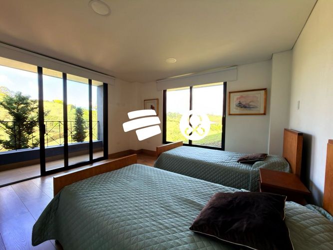 Casa de 5 alcobas en venta en La Ceja · foto 13 de 22