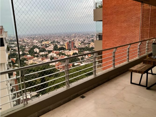 Apartamento de 3 alcobas en venta en Cristales, Cali, 190 m² · foto 4 de 16