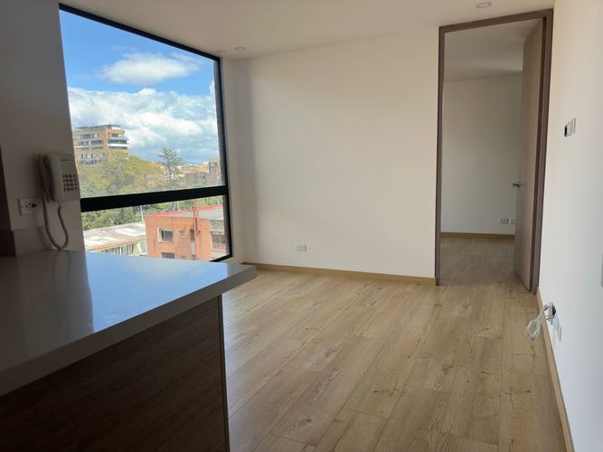 Apartamento de 1 alcoba en venta en Santa Paula, Bogotá, 42 m² · foto 2 de 21