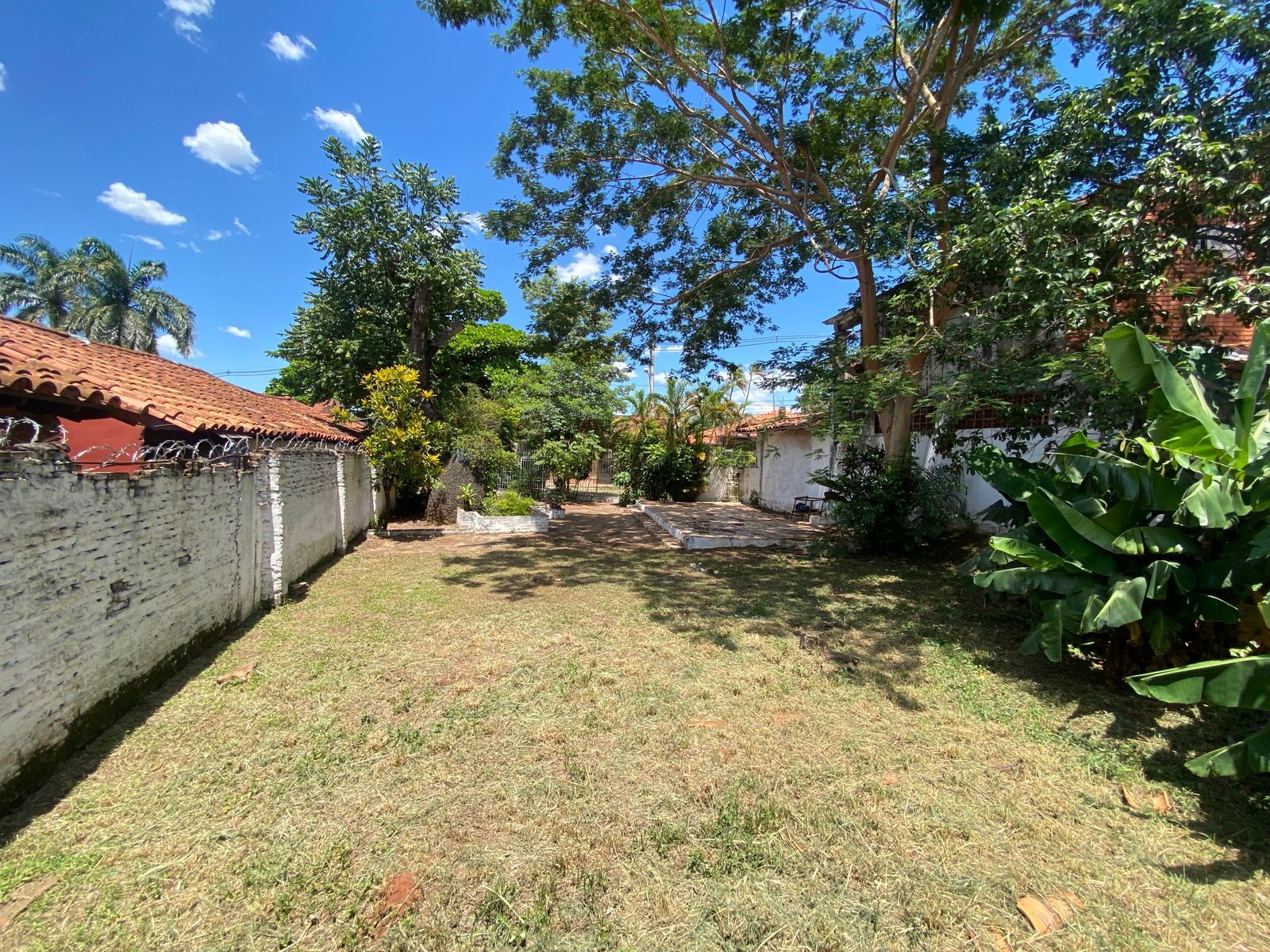 AMPLIO TERRENO EN VENTA EN LAMBARÉ — foto 2