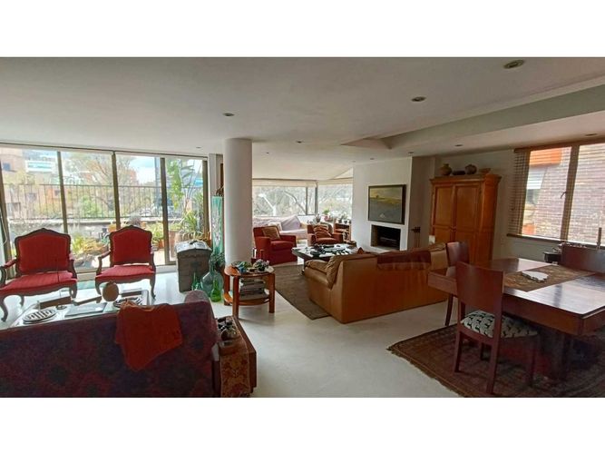 Apartamento de 1 alcoba en venta en Chico, Bogotá, 140 m² · foto 2 de 15
