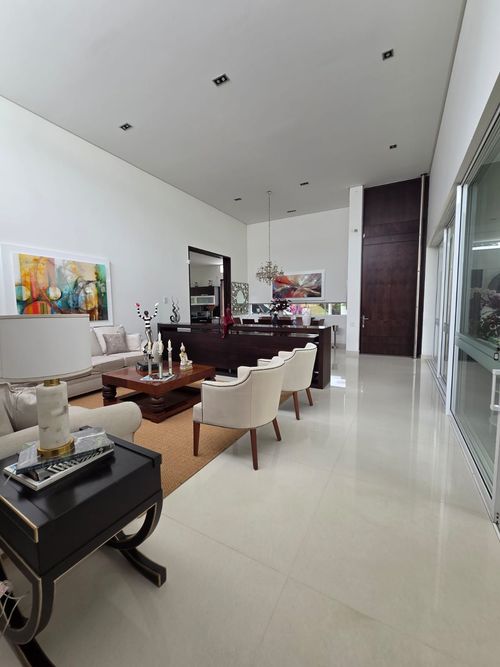 Casa de 3 alcobas en venta en Ciudad Jardin, Cali, 400 m² · foto 2 de 23