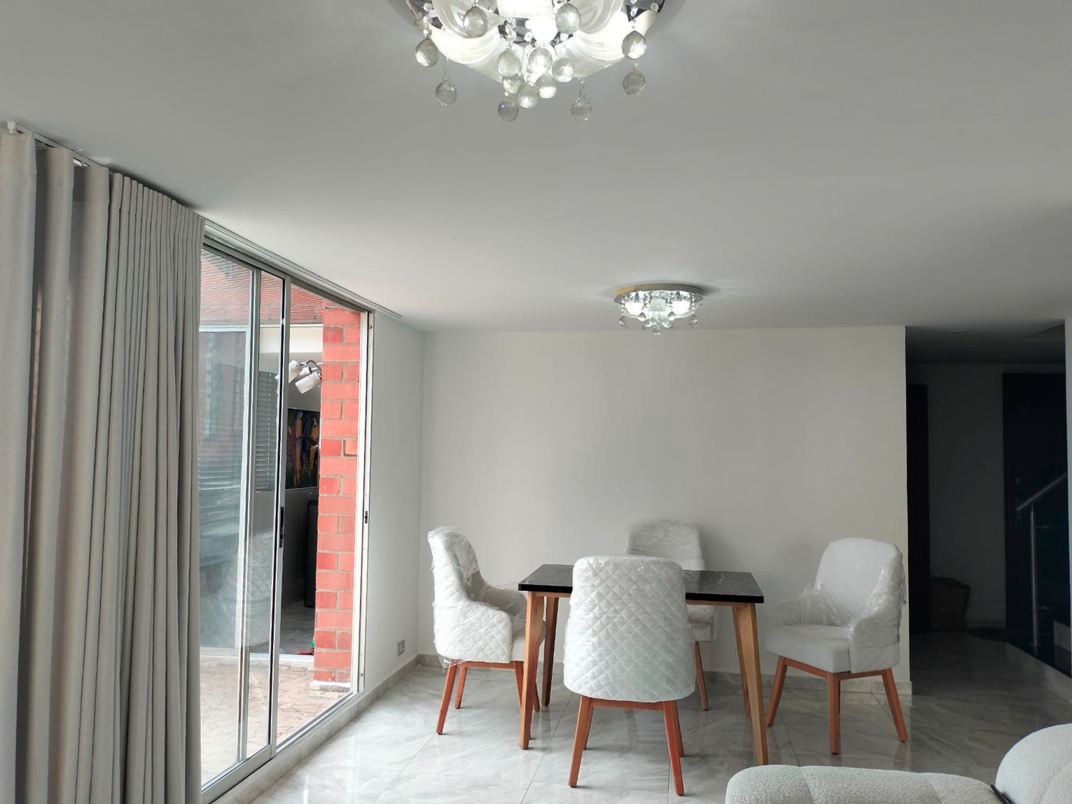 Apartamento en arriendo en El Poblado, Medellín · foto 2 de 19