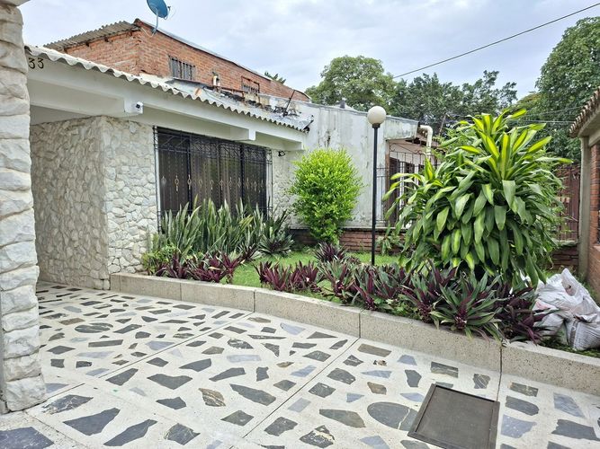 Casa de 4 alcobas en venta en Cuarto De Legua - Guadalupe, Cali, 400 m² · foto 3 de 14