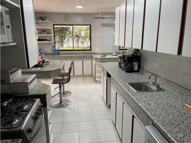 Casa de 4 alcobas en venta en Ciudad Jardin, Cali, 900 m² · foto 10 de 18