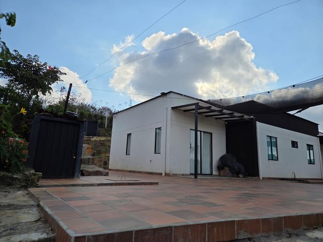 Casa de 3 alcobas en venta en Mesa De Los Santos, Piedecuesta, 1040 m² · foto 17 de 24