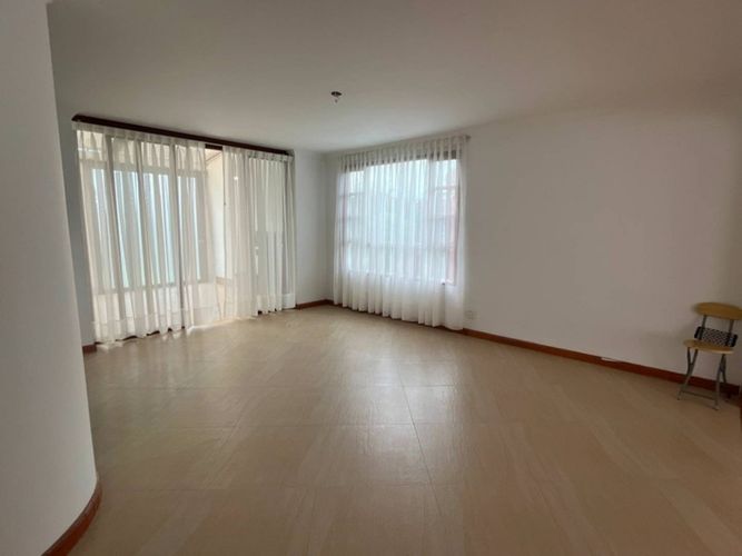 Casa de 5 alcobas en venta en Siberia, Cota, 220 m² · foto 2 de 24