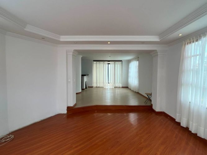 Casa de 5 alcobas en venta en Siberia, Cota, 220 m² · foto 3 de 24