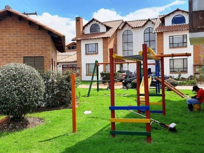 Casa de 5 alcobas en venta en Siberia, Cota, 220 m² · foto 23 de 24