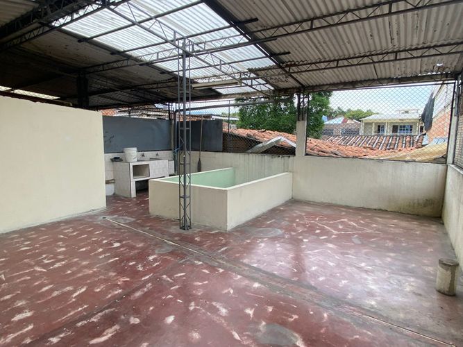 Casa de 10 alcobas en venta en Jorge Eliecer Gaitan, Cali, 300 m² · foto 12 de 18