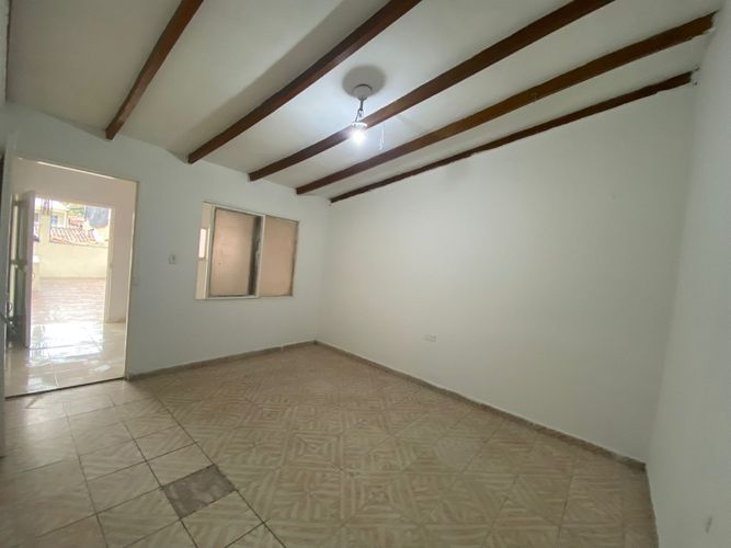 Casa de 10 alcobas en venta en Jorge Eliecer Gaitan, Cali, 300 m² · foto 16 de 18