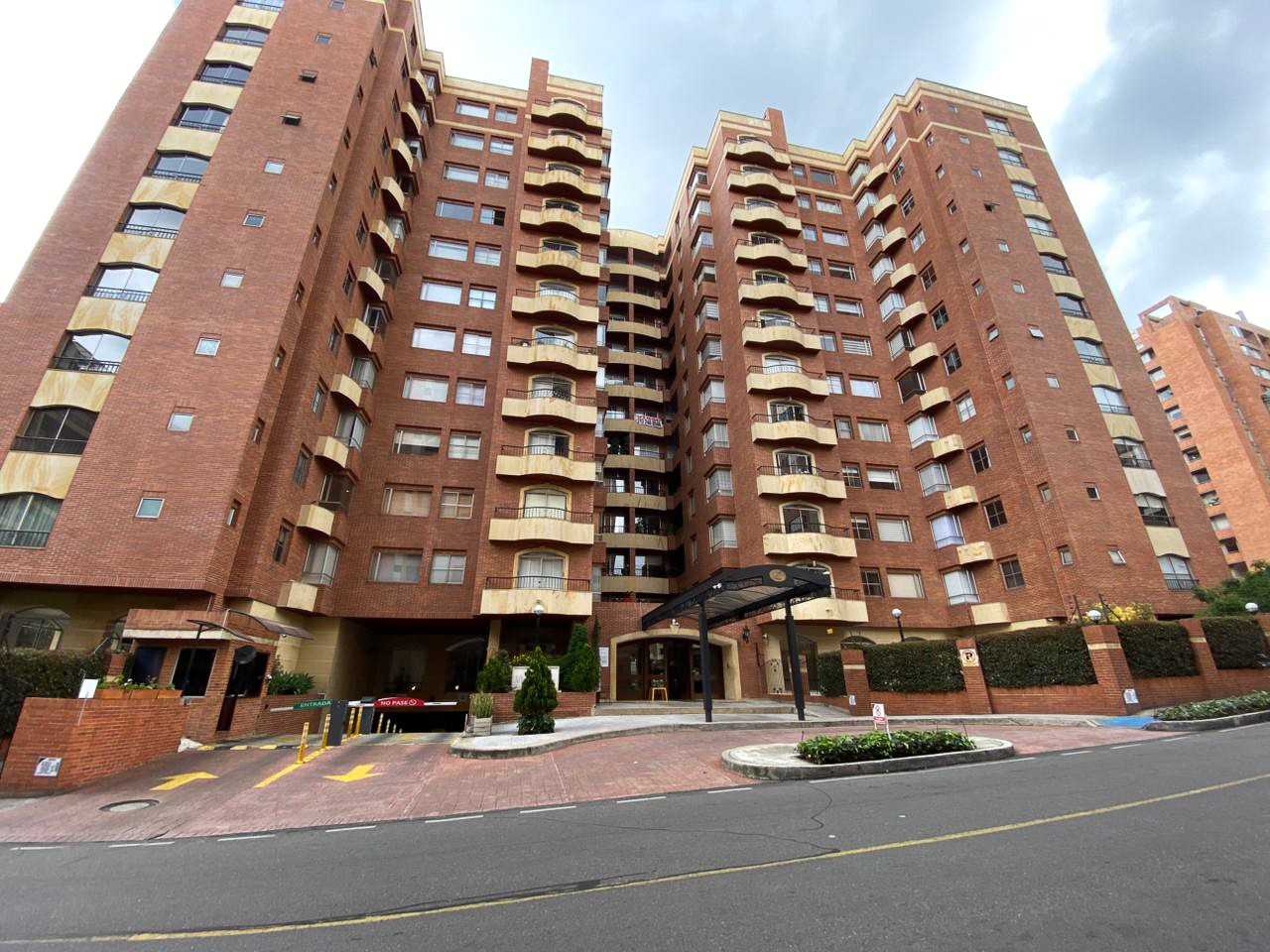 Calle 135 #7-76, Bogotá, Colombia