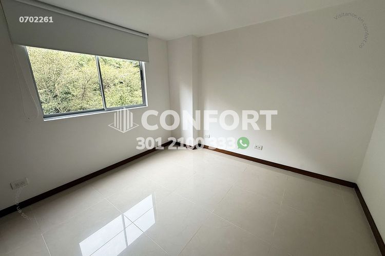 Apartamento de 2 alcobas en arriendo en Castropol, Medellín, 80 m² · foto 10 de 23