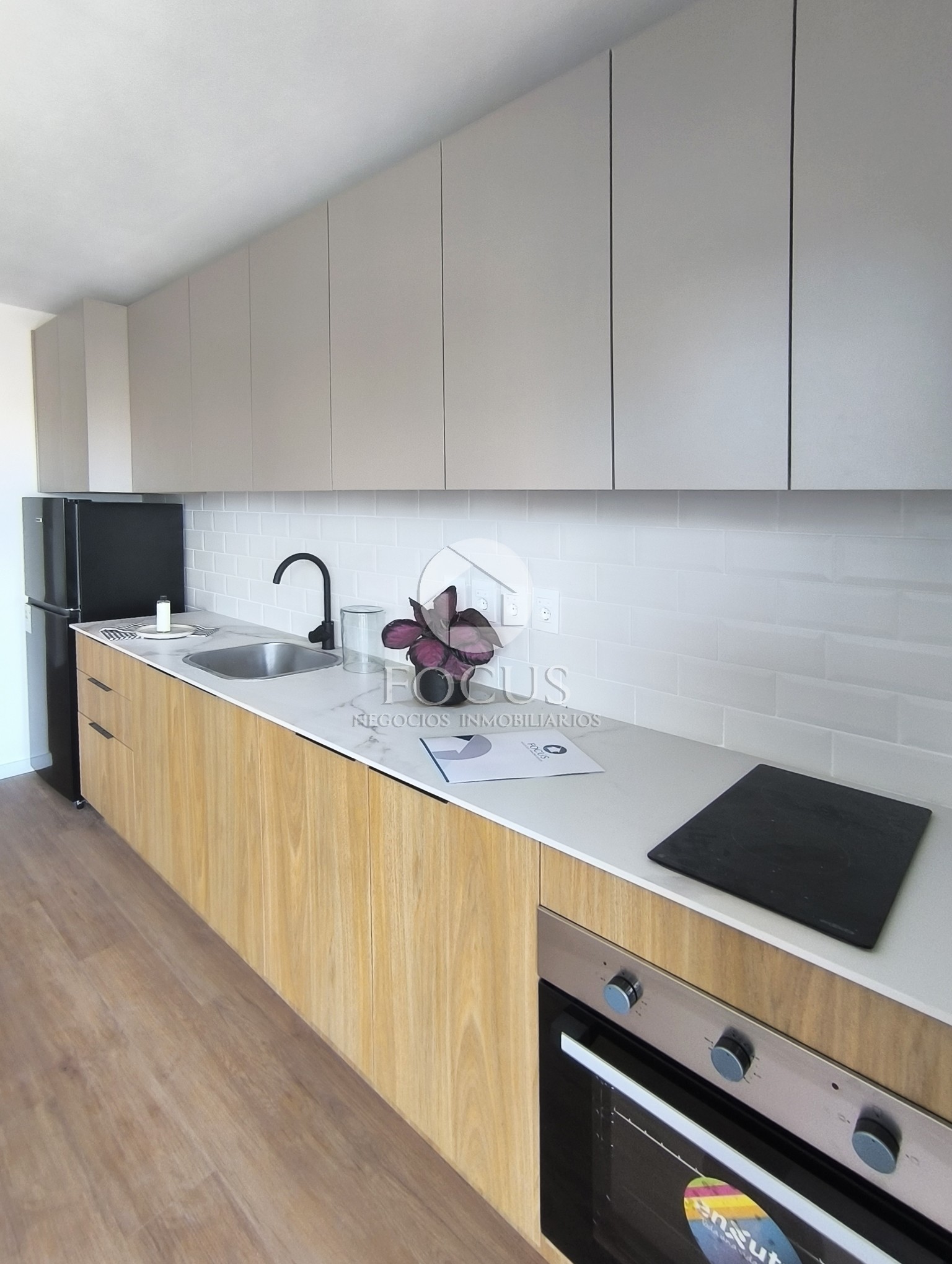 Venta Apartamento Monoambiente Con Terraza, Piso 9 En Pocitos - Altro