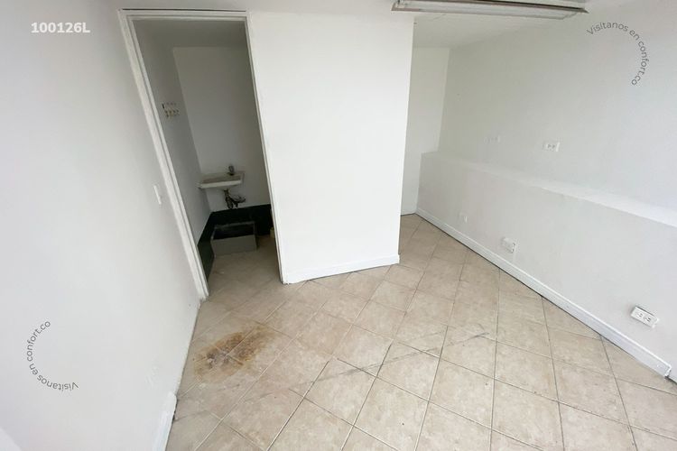 Local en arriendo en Conquistadores, Medellín, 17 m² · foto 2 de 9