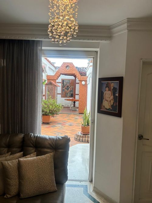 Casa de 5 alcobas en venta en Diamante 2, Bucaramanga, 365 m² · foto 13 de 24