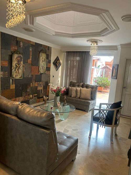 Casa de 5 alcobas en venta en Diamante 2, Bucaramanga, 365 m² · foto 9 de 24