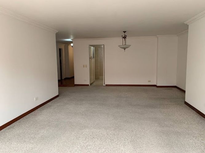 Apartamento de 3 alcobas en arriendo en Chico Norte, Bogotá, 163 m² · foto 2 de 24