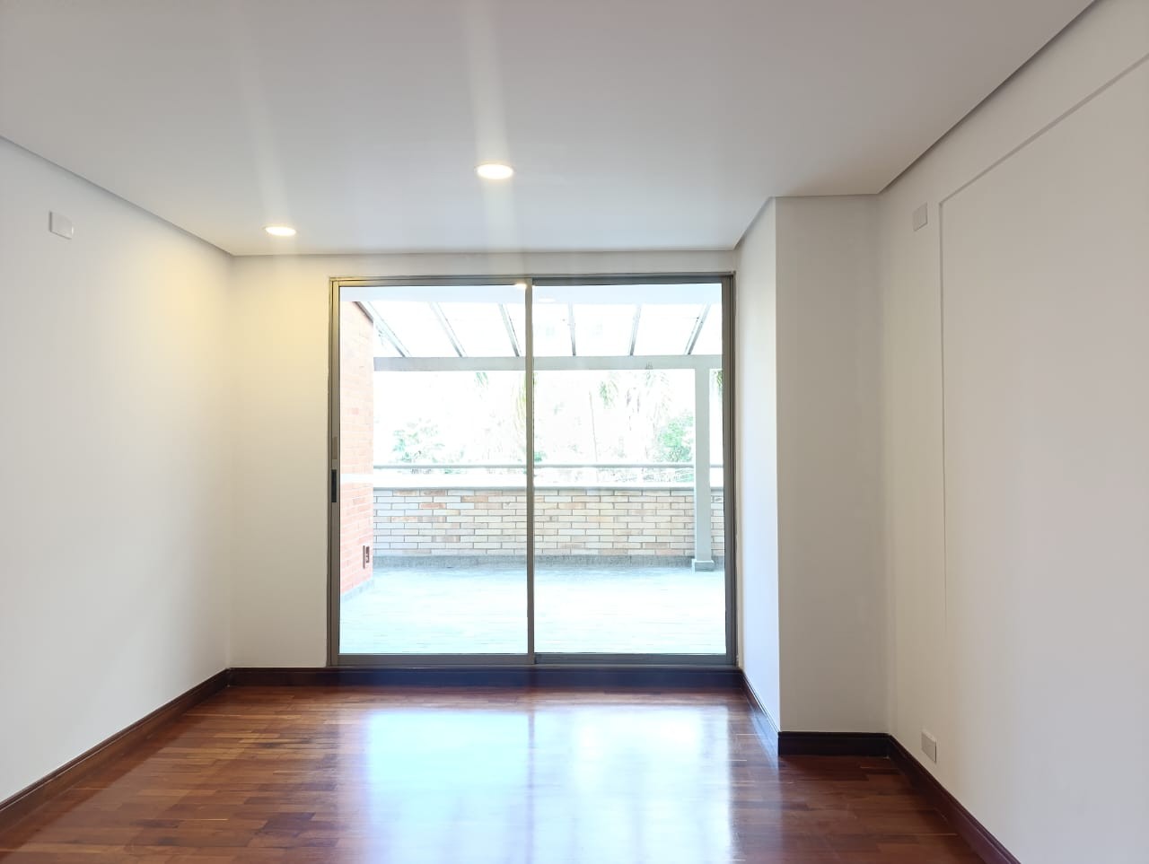 Apartamento en arriendo en Los Naranjos, Medellín · foto 4 de 19