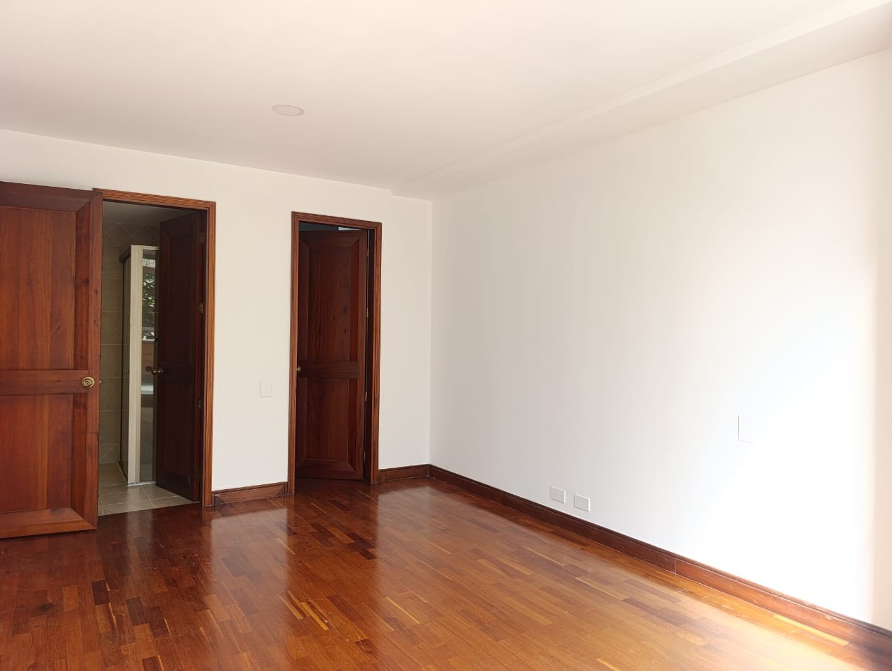 Apartamento en arriendo en Los Naranjos, Medellín · foto 10 de 19