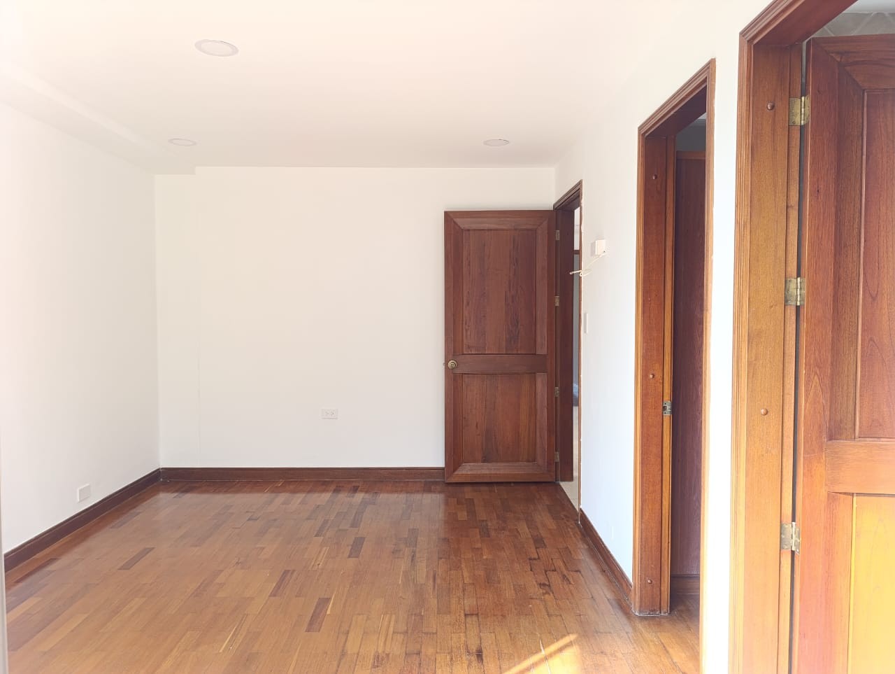 Apartamento en arriendo en Los Naranjos, Medellín · foto 9 de 19