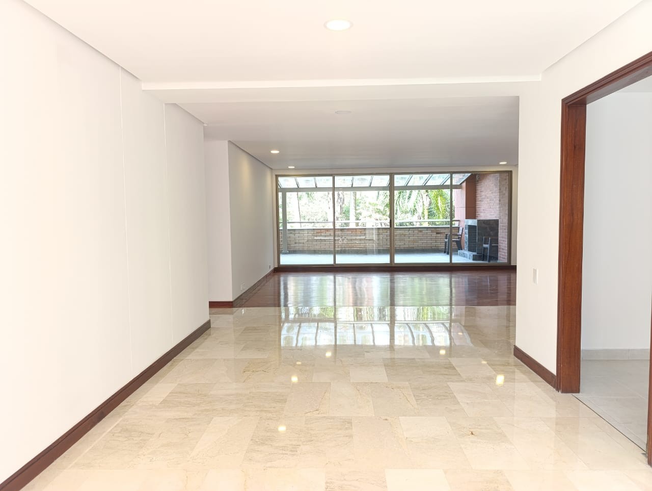 Apartamento en arriendo en Los Naranjos, Medellín · foto 5 de 19