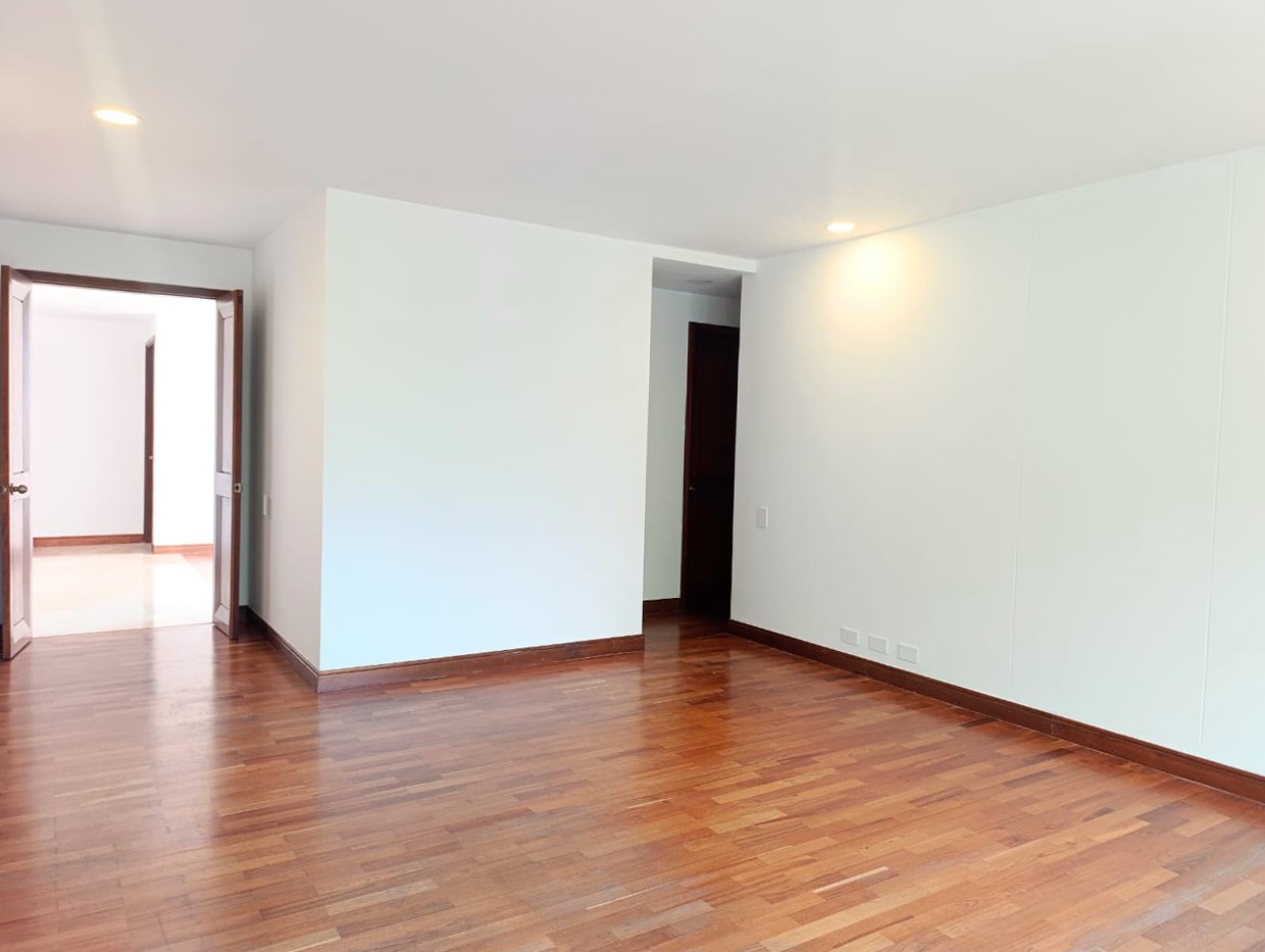 Apartamento en arriendo en Los Naranjos, Medellín · foto 12 de 19