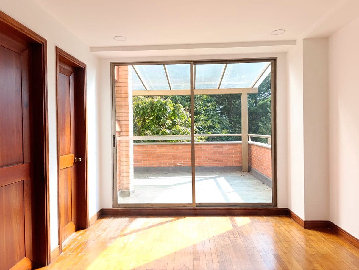 Apartamento en arriendo en Los Naranjos, Medellín · foto 17 de 19