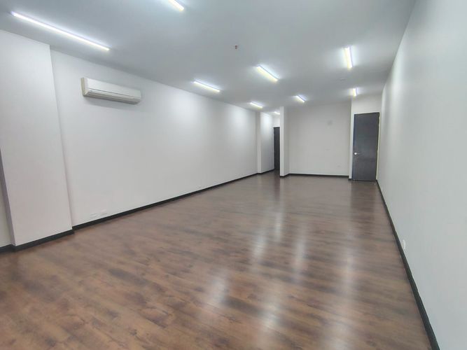 Oficina en arriendo en El Poblado, Medellín, 67 m² · foto 5 de 8