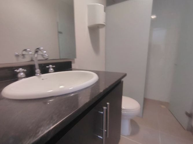 Oficina en arriendo en El Poblado, Medellín, 67 m² · foto 3 de 8