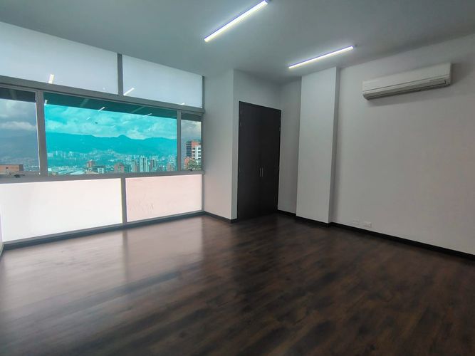 Oficina en arriendo en El Poblado, Medellín, 67 m² · foto 8 de 8