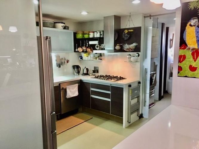 Apartamento de 3 alcobas en venta en Los Rosales, Bogotá, 230 m² · foto 4 de 10