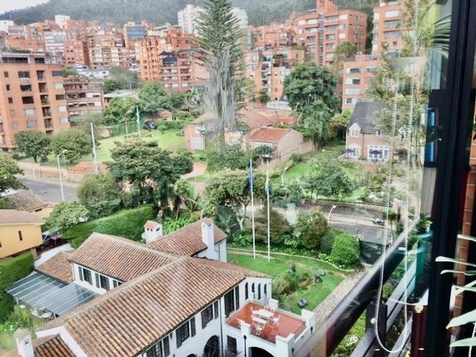 Apartamento de 3 alcobas en venta en Los Rosales, Bogotá, 230 m² · foto 9 de 10